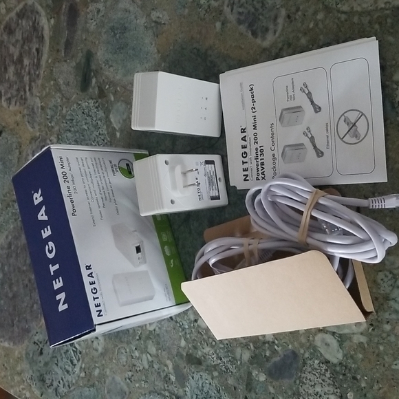 NETGEAR Powerline 200Mbps Mini Adapter - Starter Kit (XAVB1301) - Picture 2 of 7